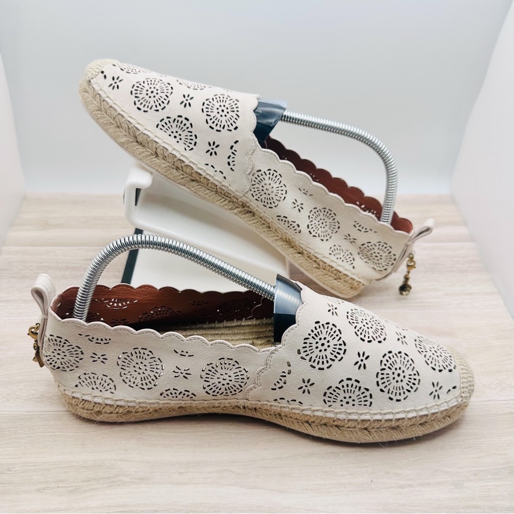 COACH Astor Tea Rose Cut Out Shoes Ivory Chalk White Boho Y2K | Size US 10-10.5